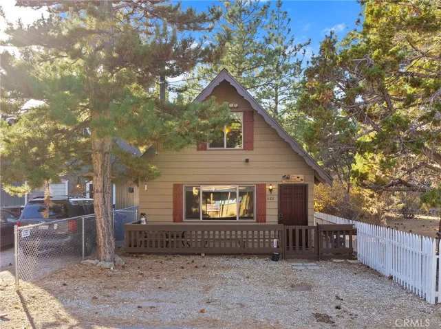 688 San Bernardino Ave, Sugarloaf, California 92386
