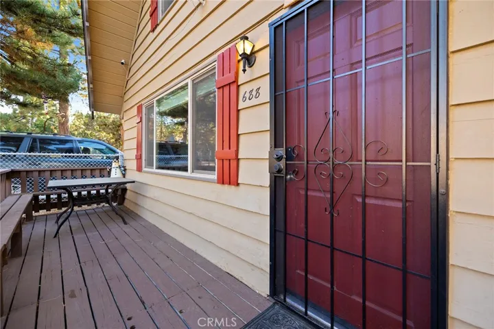 688 San Bernardino Ave, Sugarloaf, California 92386