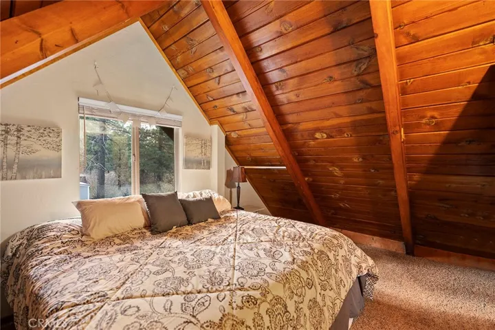 688 San Bernardino Ave, Sugarloaf, California 92386