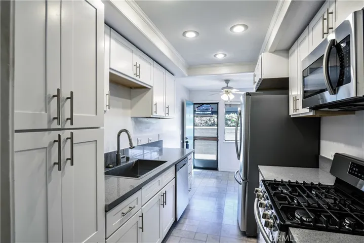 2490 S Ola Vista 14, San Clemente, California 92672