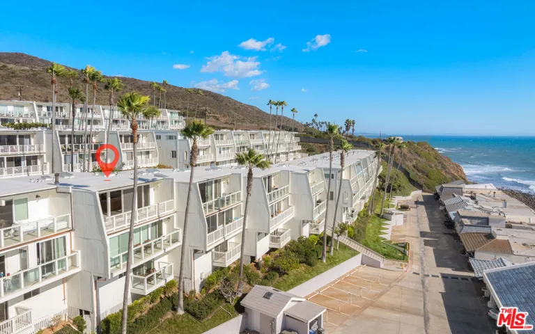 11906 Whitewater Lane, Malibu, California 90265