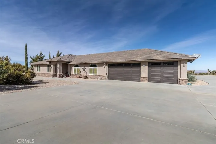 2038 Hollister Road, Pinon Hills, California 92372