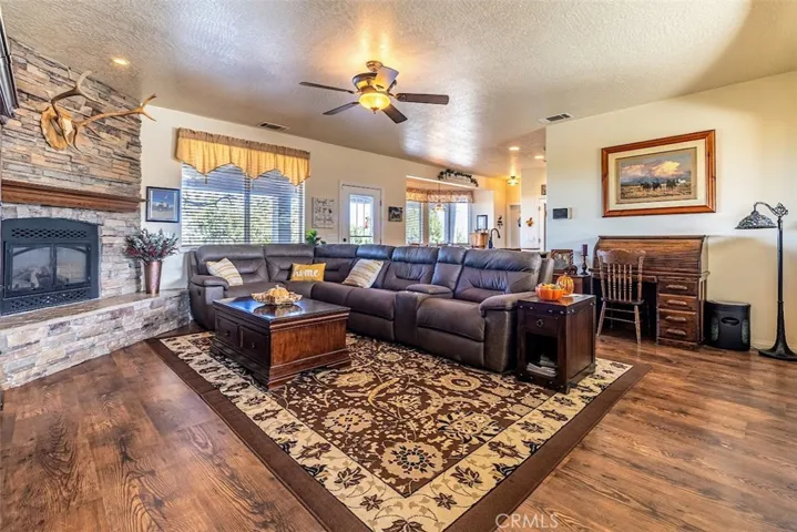 2038 Hollister Road, Pinon Hills, California 92372