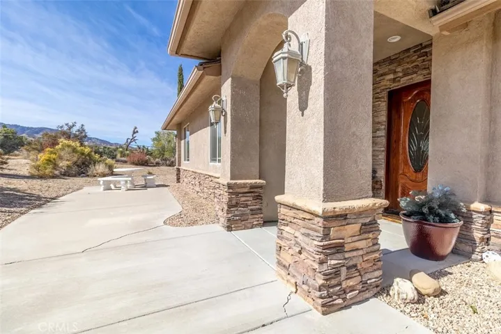 2038 Hollister Road, Pinon Hills, California 92372