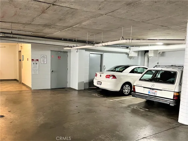 Parking space 162 steps to elevator