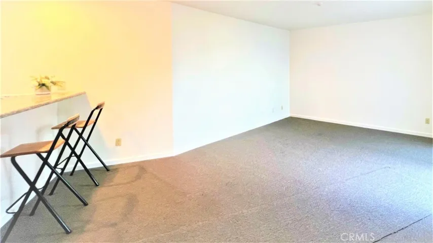 Breakfast bar to living area