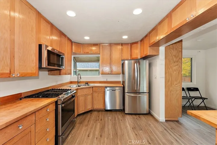 22726 Laurel Lane, Crestline, California 92325