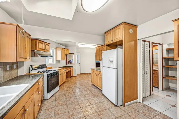 868 Galvin Dr, El Cerrito, California 94530