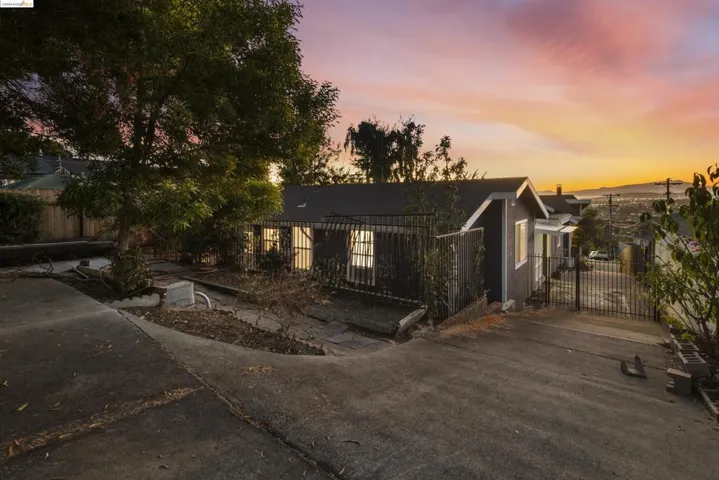 868 Galvin Dr, El Cerrito, California 94530