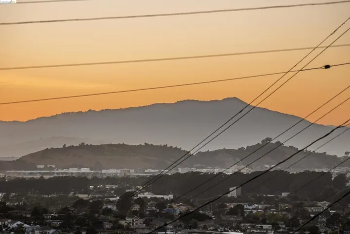 868 Galvin Dr, El Cerrito, California 94530