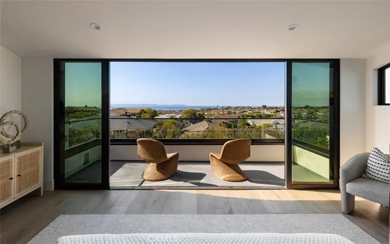 1543 Sandcastle Drive, Corona Del Mar, California 92625