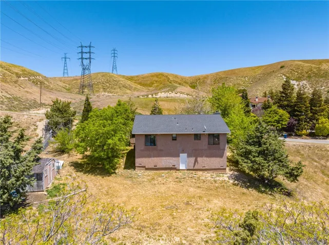13320 Masonhill Road, Lake Elizabeth, California 93532