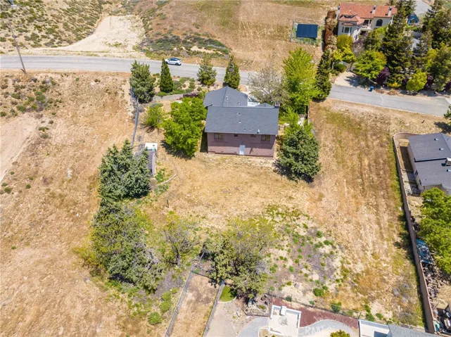 13320 Masonhill Road, Lake Elizabeth, California 93532