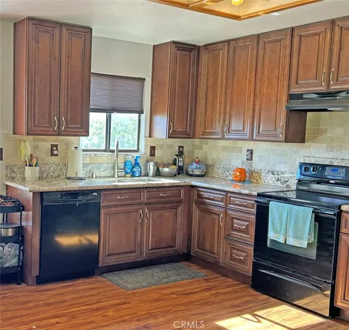 13320 Masonhill Road, Lake Elizabeth, California 93532