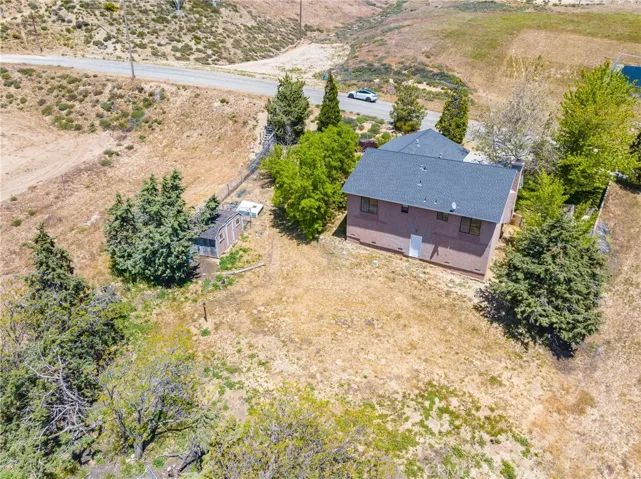 13320 Masonhill Road, Lake Elizabeth, California 93532
