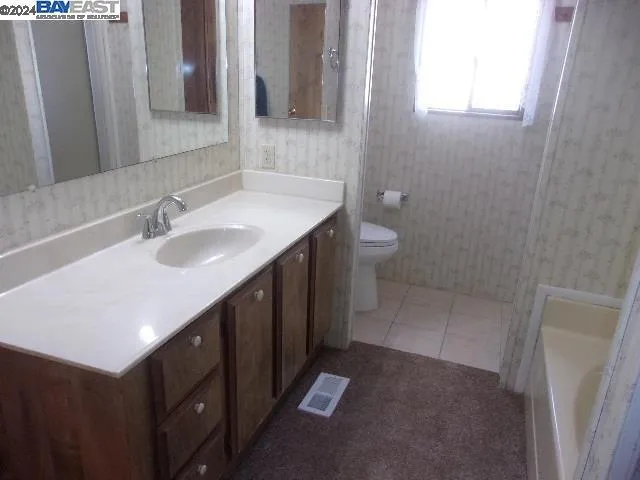 1808 Paris, Antioch, California 94509-6823