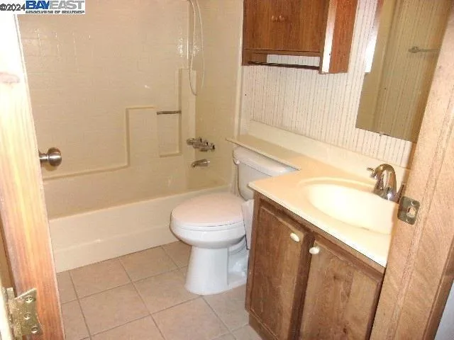 1808 Paris, Antioch, California 94509-6823