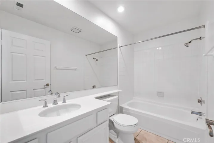 64 Willowood, Aliso Viejo, California 92656