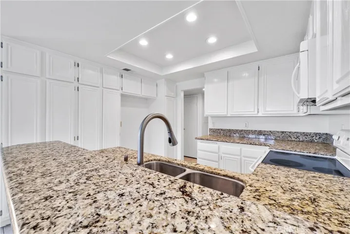 64 Willowood, Aliso Viejo, California 92656