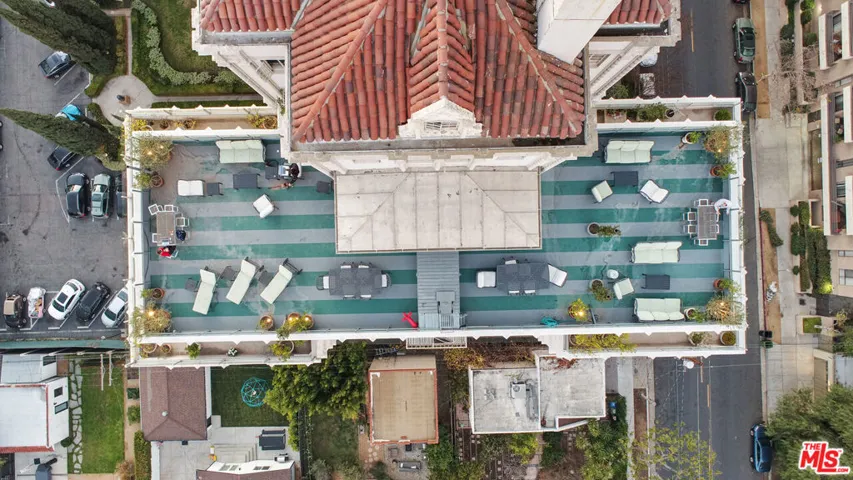 450 N Rossmore Avenue, Los Angeles, California 90004