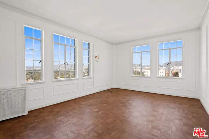 450 N Rossmore Avenue, Los Angeles, California 90004