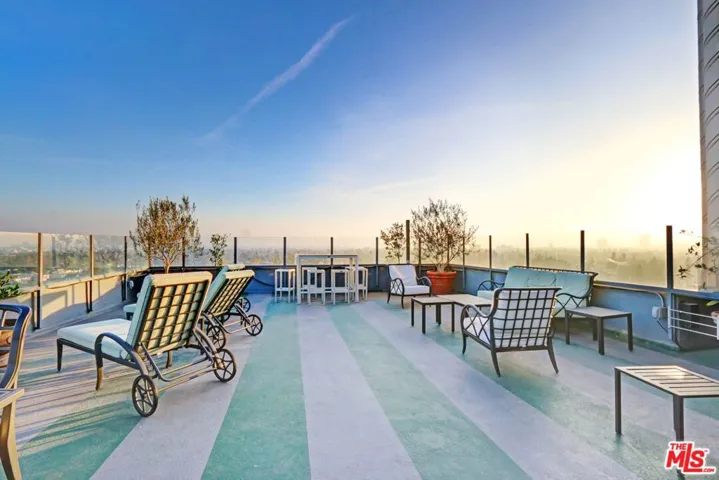 450 N Rossmore Avenue, Los Angeles, California 90004