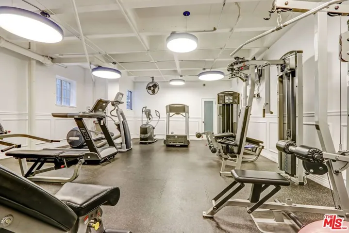 450 N Rossmore Avenue, Los Angeles, California 90004