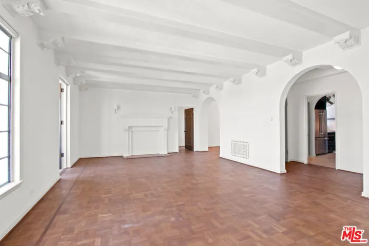 450 N Rossmore Avenue, Los Angeles, California 90004