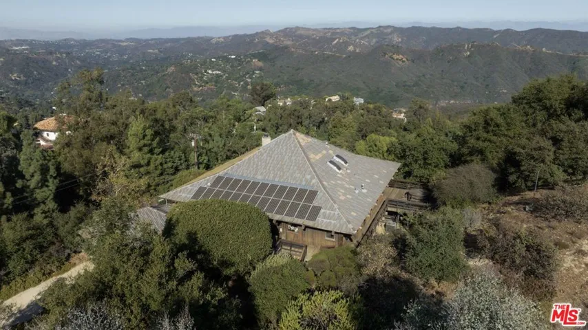 2260 Tuna Canyon Road, Topanga, California 90290