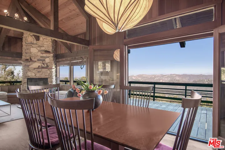 2260 Tuna Canyon Road, Topanga, California 90290