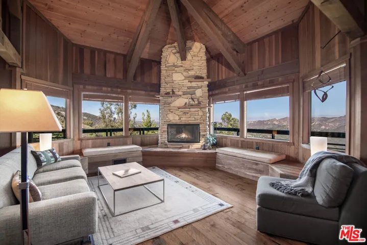 2260 Tuna Canyon Road, Topanga, California 90290