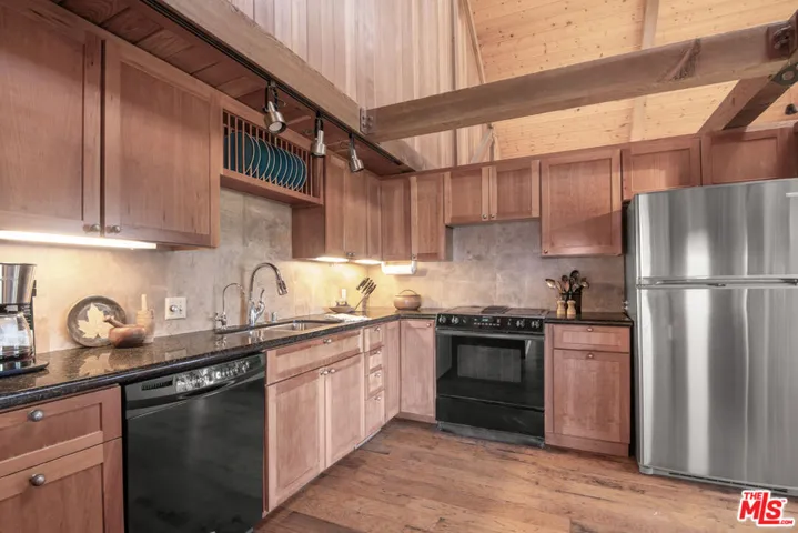 2260 Tuna Canyon Road, Topanga, California 90290
