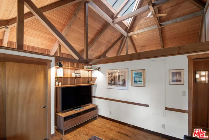 2260 Tuna Canyon Road, Topanga, California 90290