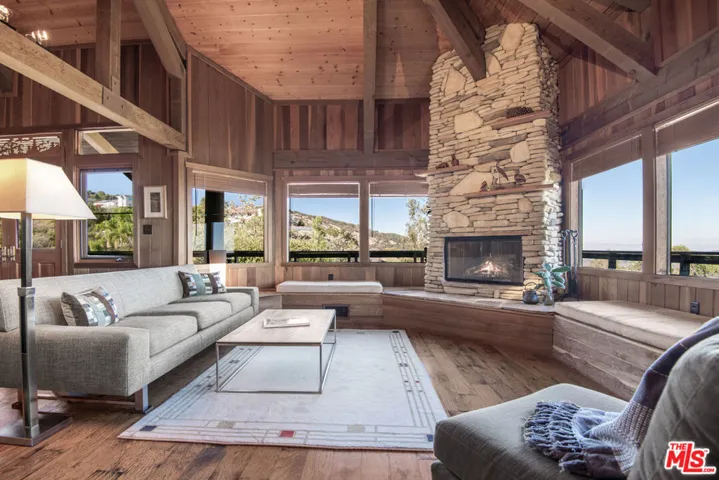 2260 Tuna Canyon Road, Topanga, California 90290