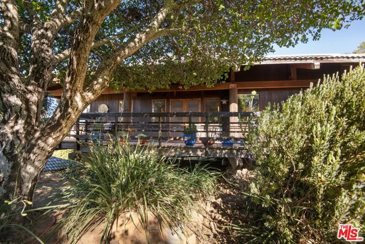 2260 Tuna Canyon Road, Topanga, California 90290