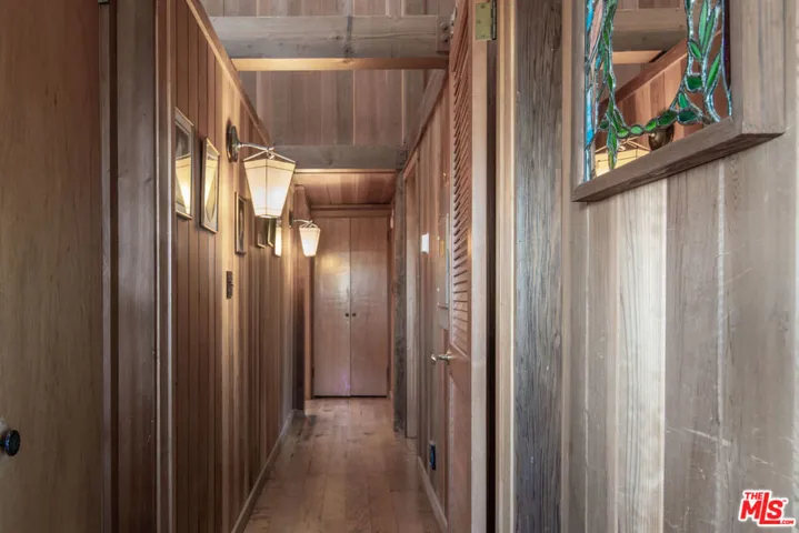 2260 Tuna Canyon Road, Topanga, California 90290
