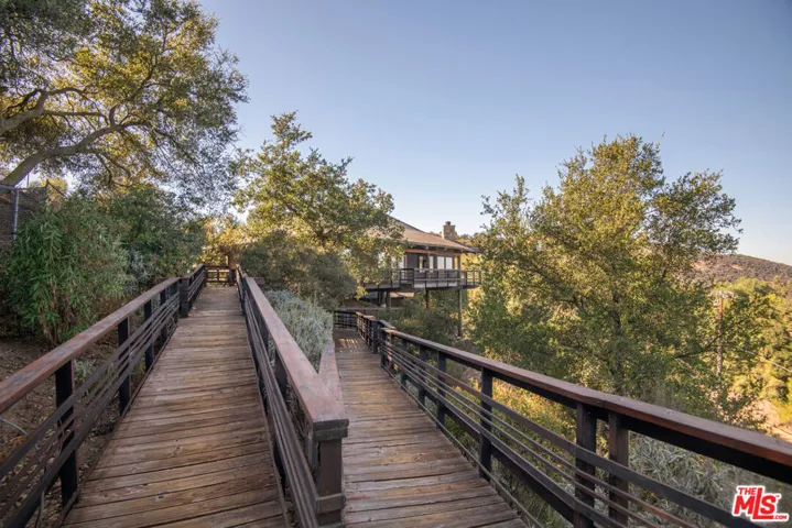 2260 Tuna Canyon Road, Topanga, California 90290