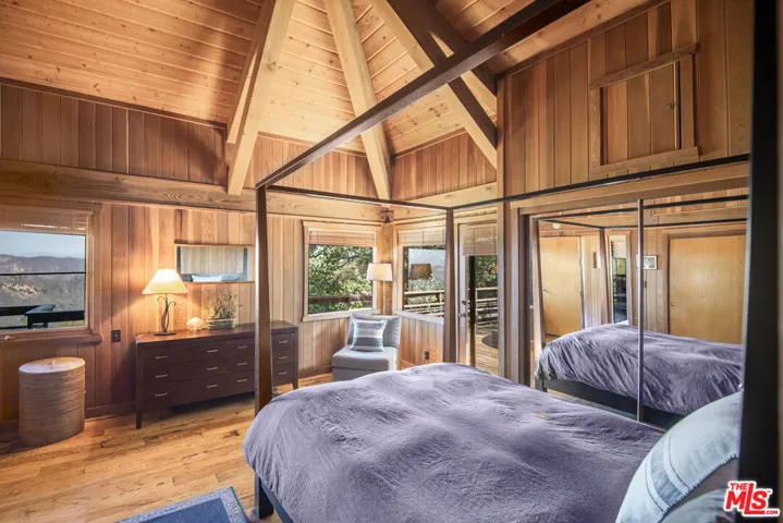 2260 Tuna Canyon Road, Topanga, California 90290