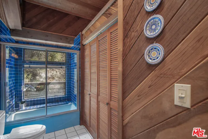2260 Tuna Canyon Road, Topanga, California 90290