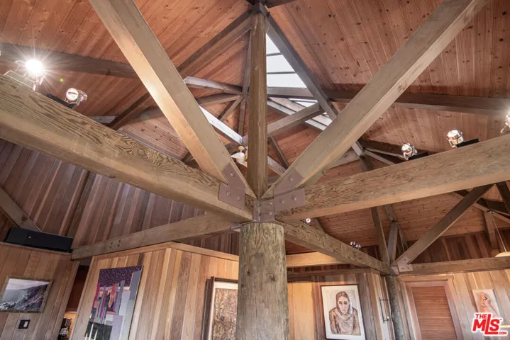 2260 Tuna Canyon Road, Topanga, California 90290