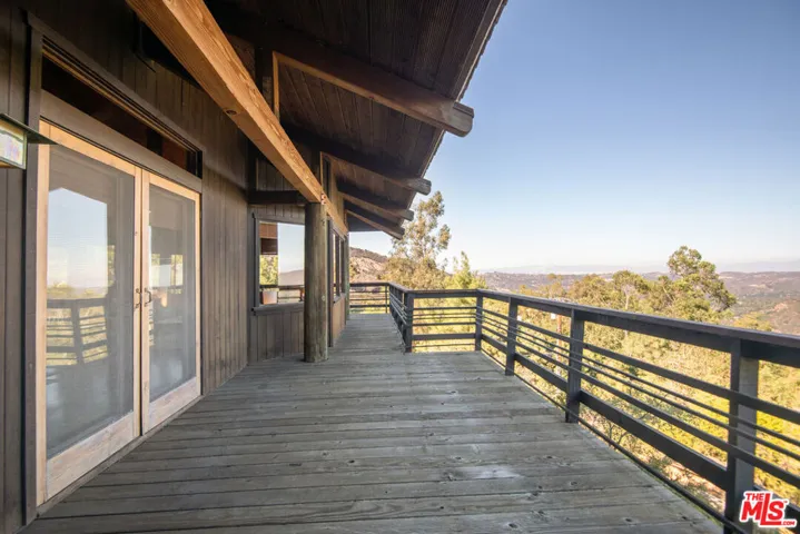 2260 Tuna Canyon Road, Topanga, California 90290