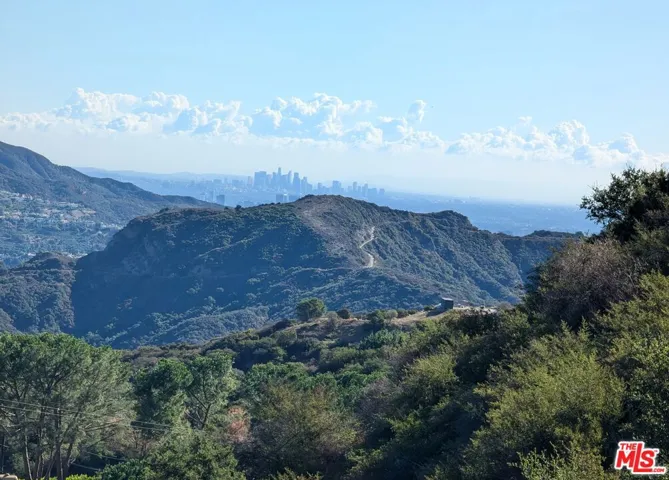 2260 Tuna Canyon Road, Topanga, California 90290