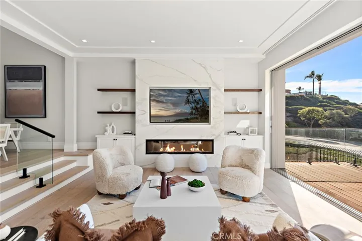 27 Lucerne 35, Newport Beach, California 92660