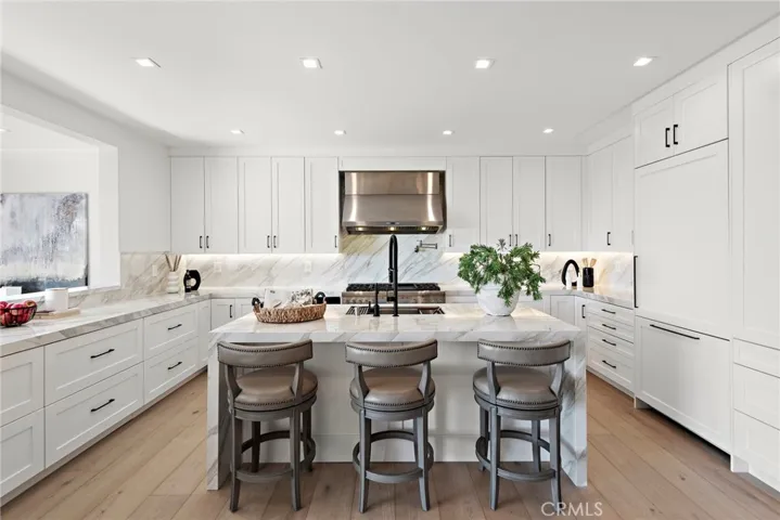 27 Lucerne 35, Newport Beach, California 92660