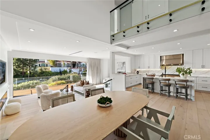 27 Lucerne 35, Newport Beach, California 92660