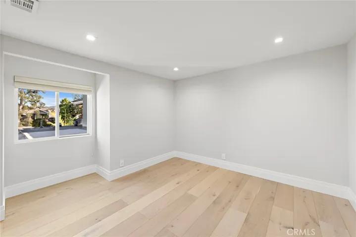 27 Lucerne 35, Newport Beach, California 92660