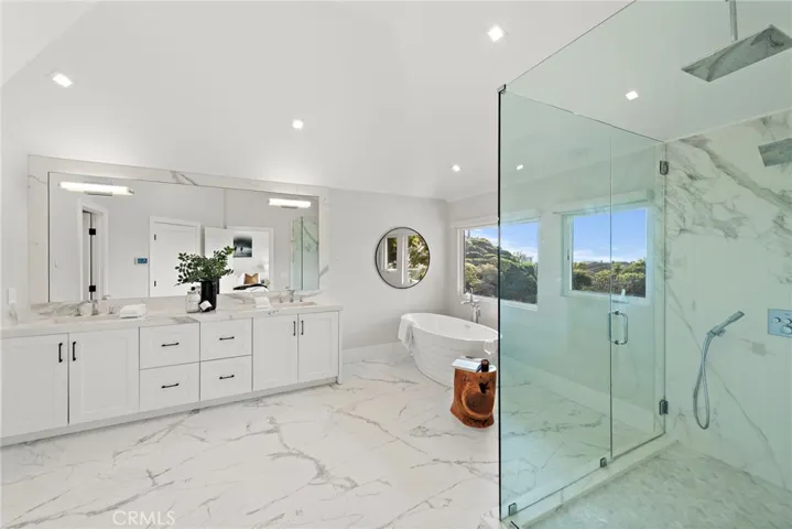 27 Lucerne 35, Newport Beach, California 92660