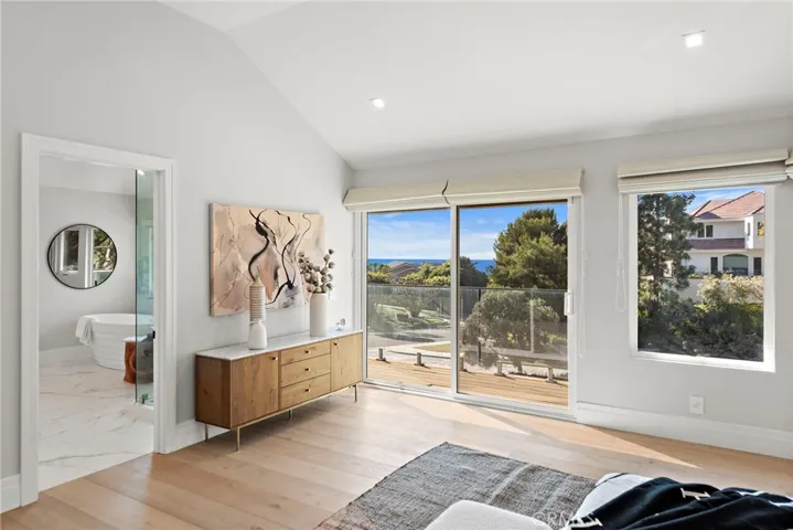 27 Lucerne 35, Newport Beach, California 92660