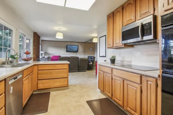 6034 Ostenberg Drive, San Jose, California 95120