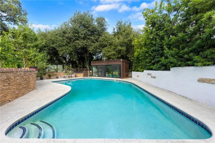 1900 Highland Oaks Drive, Arcadia, California 91006